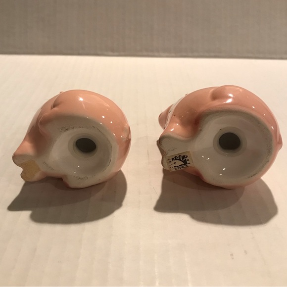 Pigs Wearing  Bandanas Salt & Pepper Shakers By Clay Art  2.75” - Picture 5 of 6